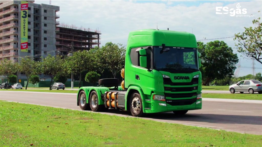 Caminhão movido a GNV